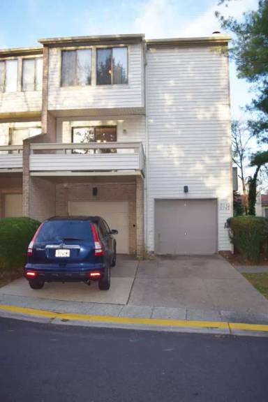 Main picture of 9745 Lake Shore Dr