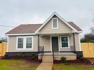 Main picture of 703 31st Ave E