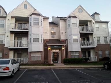 Main picture of 8921 Town Center Cir