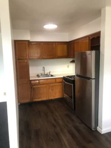 Main picture of 800 Cedar St