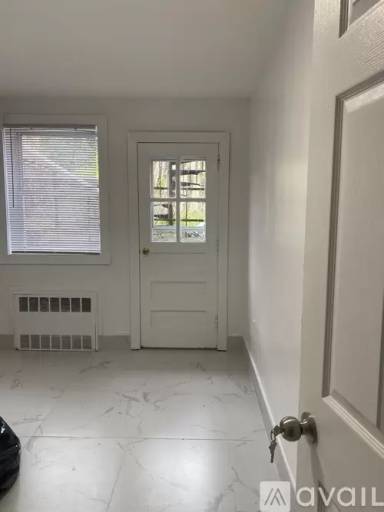 Main picture of 1354 E 2nd St