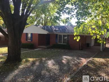 Main picture of 39 Cherry Pl