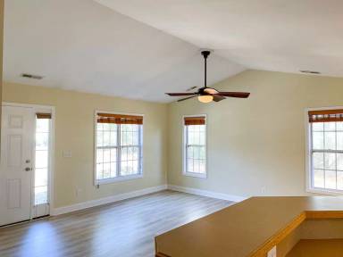 Main picture of 220 Shellbank Dr