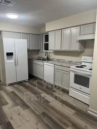 Main picture of 1730 Esther St