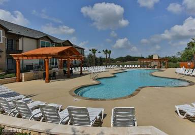 Main picture of M At Lakeline