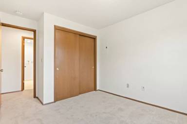 Main picture of 5th Avenue Manor