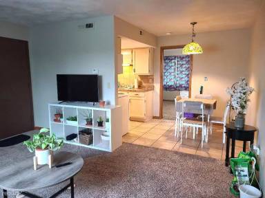 Main picture of 525 W H St
