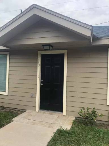 Main picture of 2026 E Vinson Ave