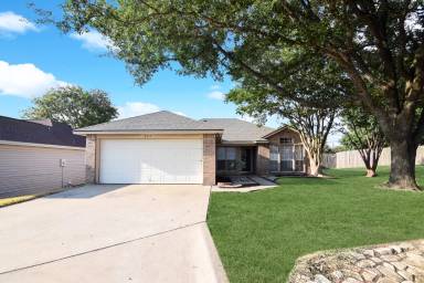 Main picture of 807 Hartrick Cir