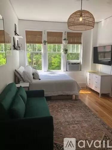 Main picture of 63 Rutledge Ave