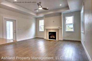Main picture of 413 E Hersey St