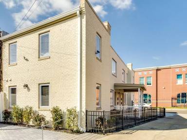 Main picture of 535 16th St NE