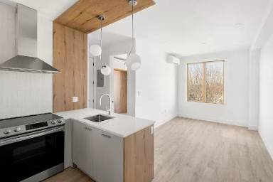 Main picture of 135 Moffat St