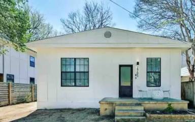 Main picture of 2705 E 3rd St
