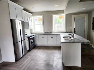 Main picture of 2119 Bainbridge St