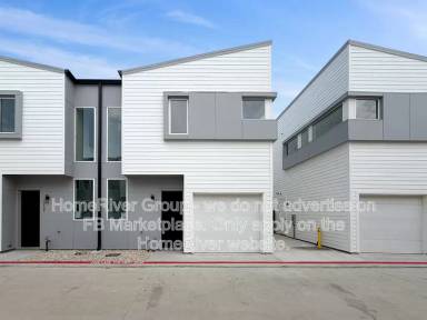 Main picture of 5107 E Riverside Dr