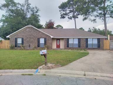 Main picture of 700 Woods Ct