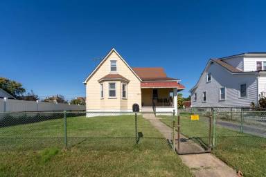 Main picture of 6712 Graceland Ave