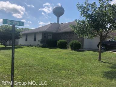 Main picture of 5551 N Brown Ln