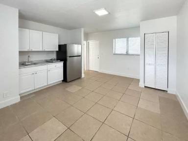Main picture of 12416 NE 12th Ct