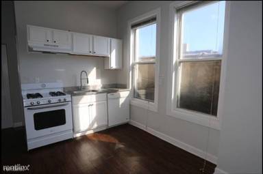Main picture of 2545 W North Ave