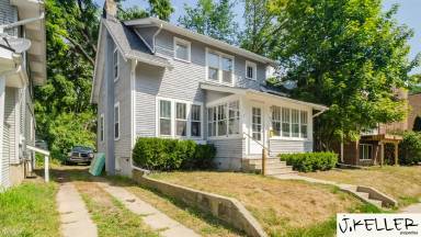 Main picture of 903 Dewey Ave