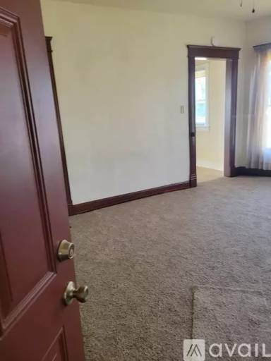 Main picture of 123 E Grand Ave