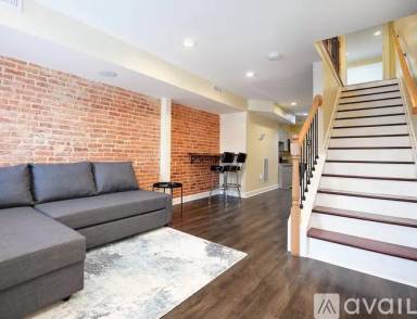 Main picture of 2335 McElderry St