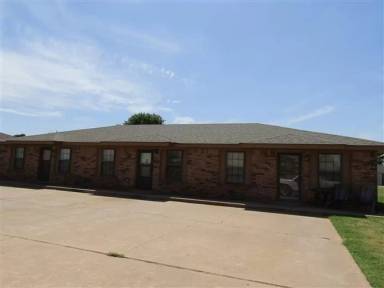 Main picture of 2112 Apple Ave