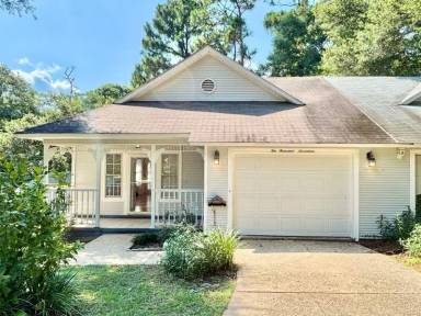 Main picture of 10017 Foxrun Rd