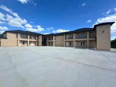 Main picture of 1201 E Gustavus St