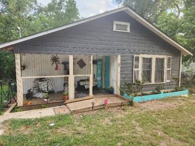 Main picture of 308 Lake St