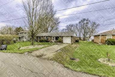 Main picture of 110 E Babb Rd