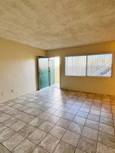 Main picture of 1742 Obispo Ave