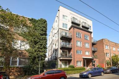 Main picture of 319 Summit Ave E