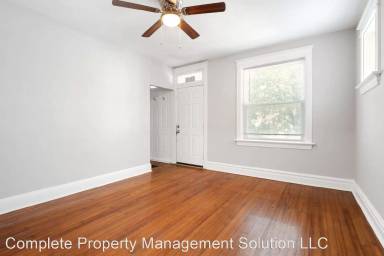 Main picture of 2218 Indiana Ave