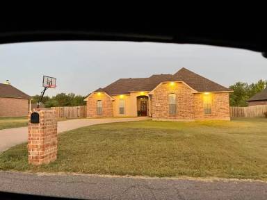 Main picture of 3572 Lakeside Dr