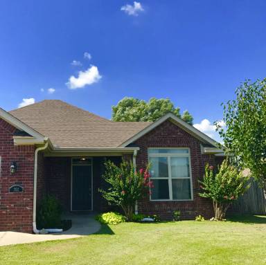 Main picture of 702 Grant Ave