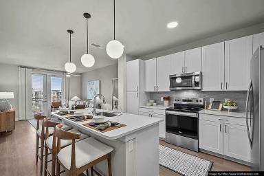 Main picture of 8001 N Stemmons Fwy