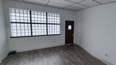 Main picture of 327 Brinton Ave