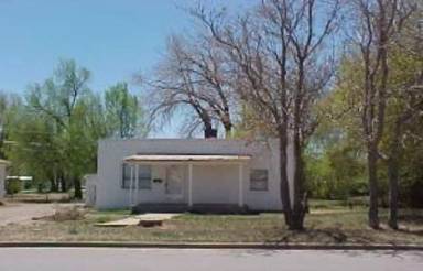 Main picture of 806 Robinson Ave