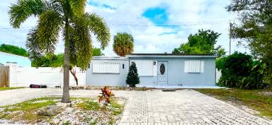 Main picture of 2964 NE 13th Ave