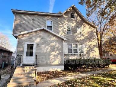 Main picture of 3419 1st St
