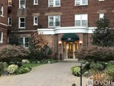 Main picture of 404 Beverley Rd