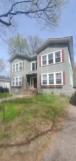Main picture of 222 Logan Ave N