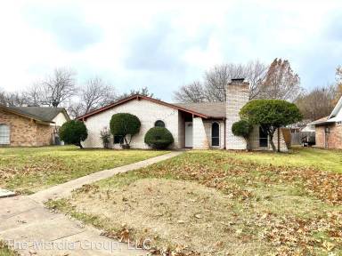 Main picture of 1221 Meandering Way