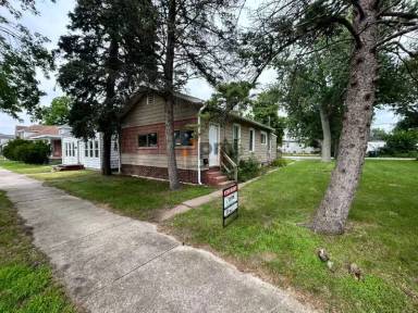 Main picture of 207 N Woodland Ave