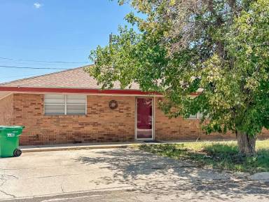 Main picture of 709 E Sunset Cir