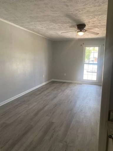 Main picture of 727 Rim Rd
