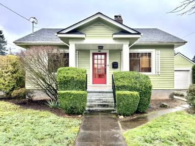 Main picture of 1024 NE 75th Ave
